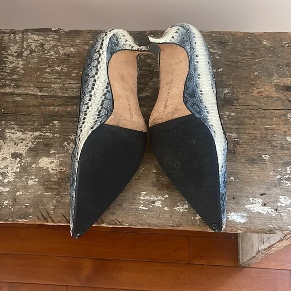 Manolo Blahnik Gray and Cream Women's Shoes - Picture 2 of 2